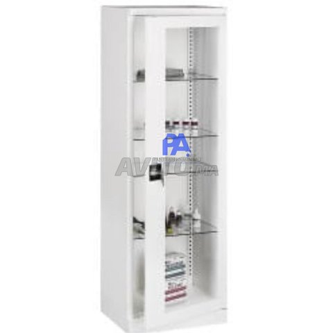 armoire vitrée pour pharmacie