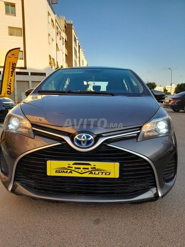 toyota yaris automatiuqe hybrid 2016