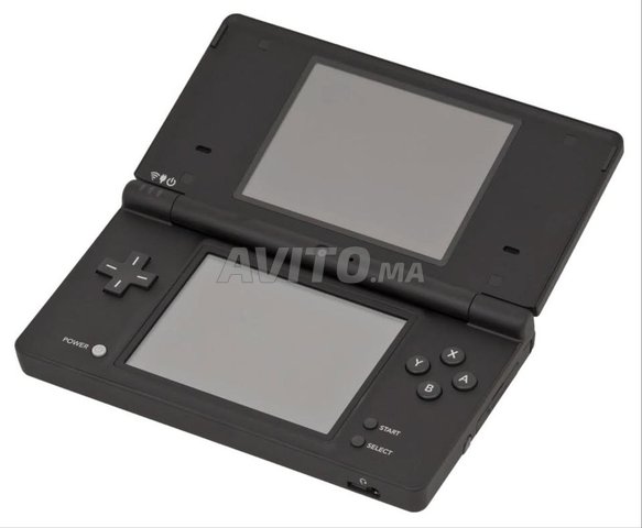 Nintendo DSI avec plus de 100 jeux