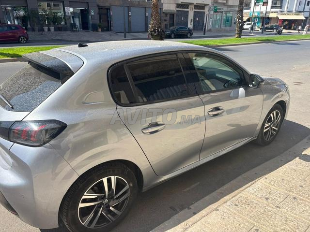 Peugeot 208 Diesel Manuelle 2023 à Rabat - 2