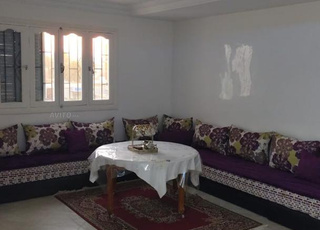 شقة بالقرب من البحر و المسرح 