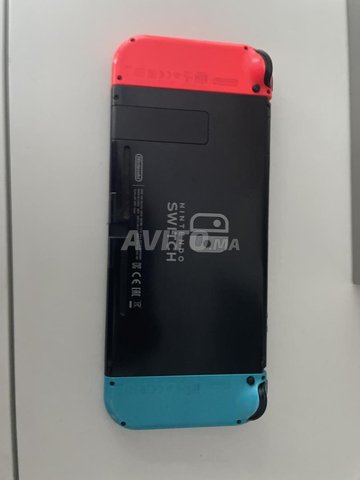 je vends ma switch à 1800 elle est très bon