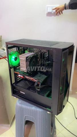 pc gamer avec écran et sourie logitech - 2