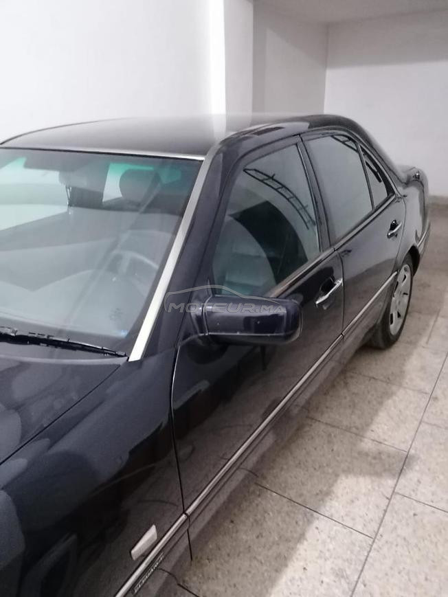 Mercedes c220 modèle 1995 ba9a n9ya 