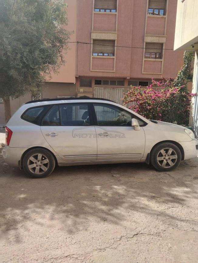 Kia carens