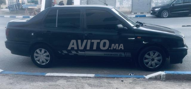 Volkswagen Vento Diesel Manuelle 2025 à Nador - 2