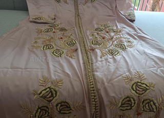 takchita rose travaillée à la main