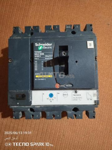للبيع قطعة كهربائية من نوع Schneider NSX100B