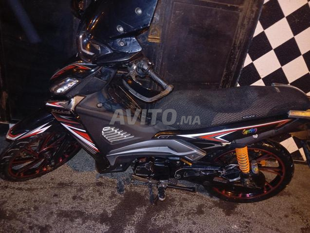 moto très bien bon état marhba