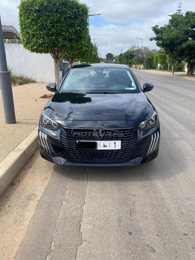 Peugeot 208 Essence Manuelle 2024 à Rabat