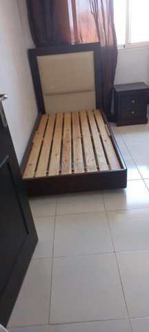 2 lits excellent etat avec commode et chevets