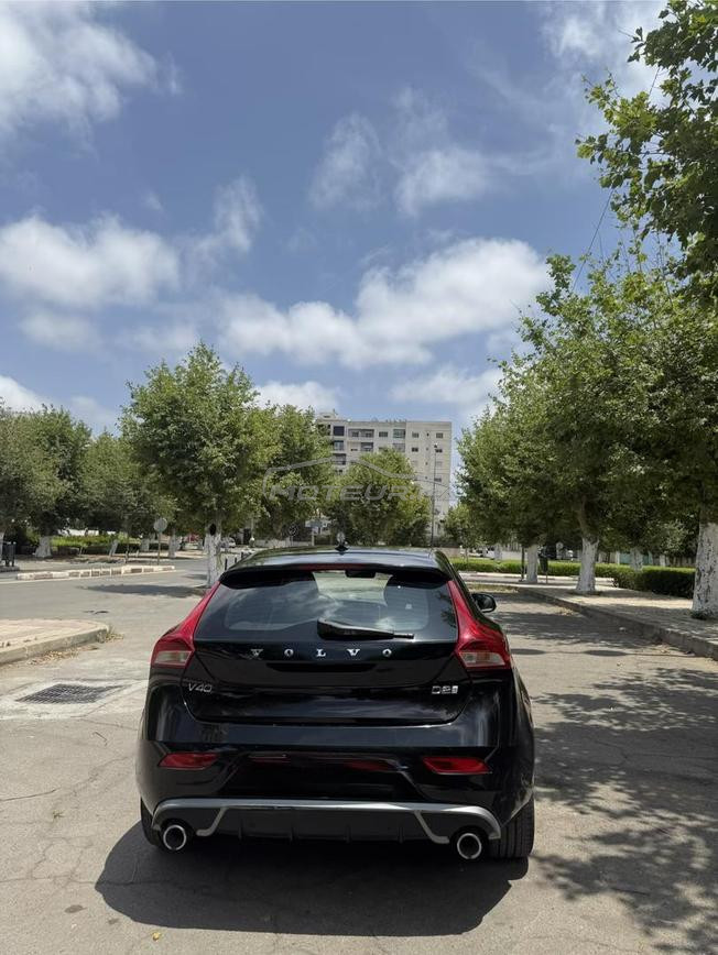 volvo v40 r-design