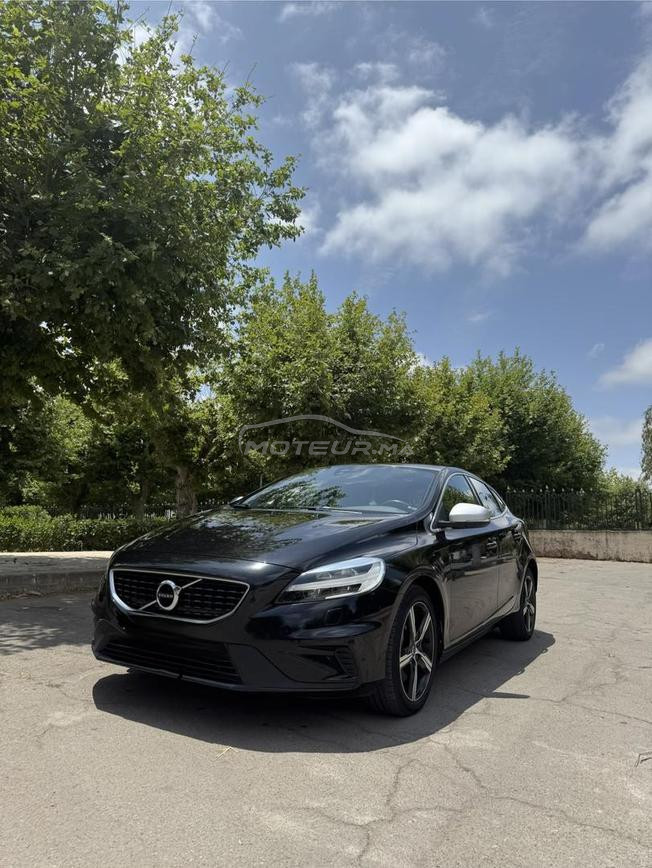 volvo v40 r-design