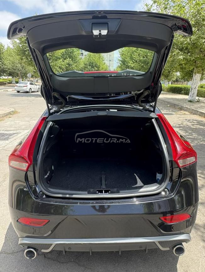 volvo v40 r-design