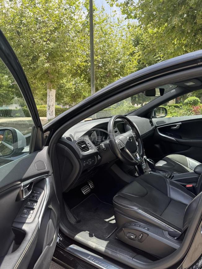volvo v40 r-design