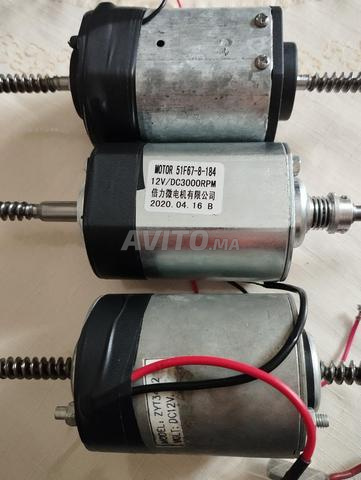 3 moteur double tête 12 v 2 A 