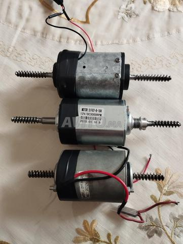 3 moteurs double tête 12 v 2 A - 2