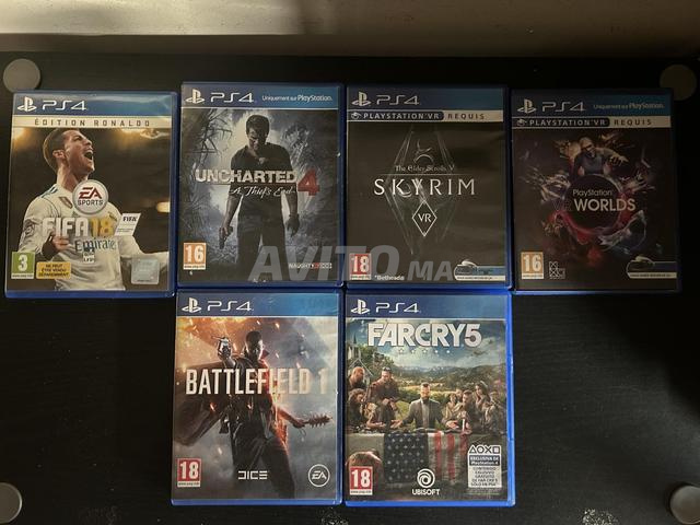 PS4 PRO et 2 MANETTES et VR et 6 JEUX - 2