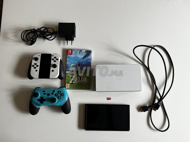 Nintendo Switch OLED avec jeux et accessoires