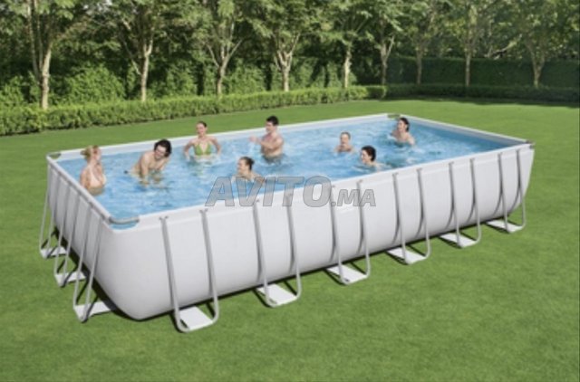 Grand Piscine BESTWAY à louer 