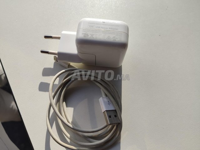 chargeur iPhone original 
