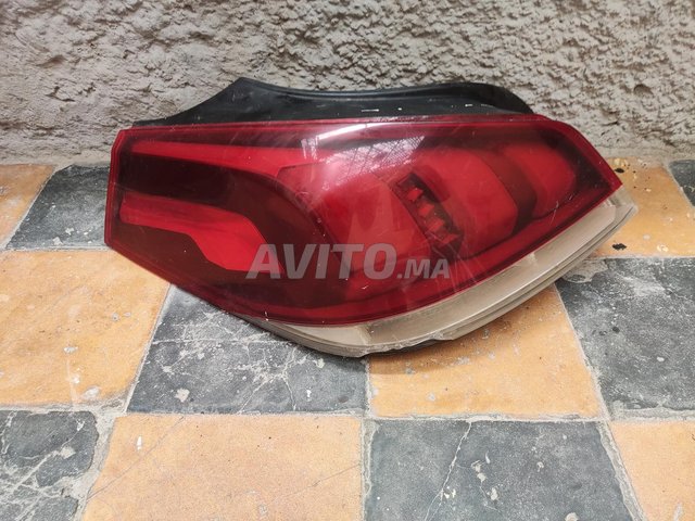 feu rouge arrière gauche Peugeot 508 model 2016