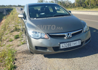 Honda Civic Essence Automatique 2006 à Rabat