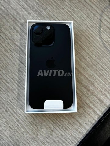 iPhone 16 Pro 256 Go – Noir Titanium – Neuf