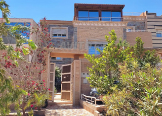 VILLA 2 FACADES PRÈS DE AKDITAL