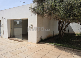 Sarout d'un joli magasin à vendre