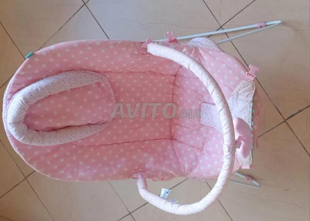 Relax bébé rose confortable et propre