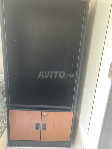 Armoire bibliothèque en bois vitrée
