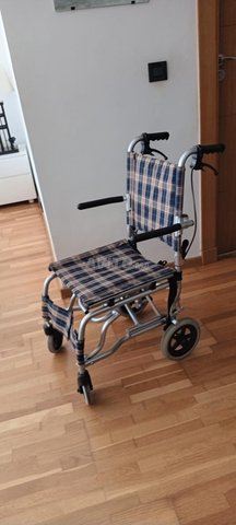 LIT MEDICALISE  ET CHAISE ROULANTE LOCAMED