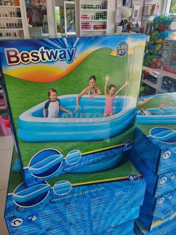 piscine gonflable Bestway neuf très bonne qualité 