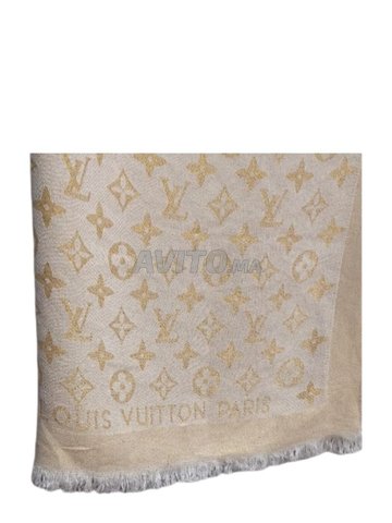 LOUIS VUITTON Écharpe MNG en laine et soie.