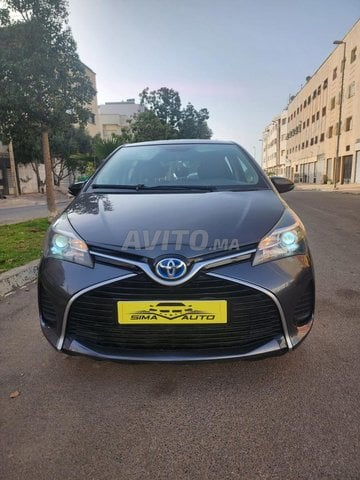 toyota yaris automatiuqe hybrid 2016