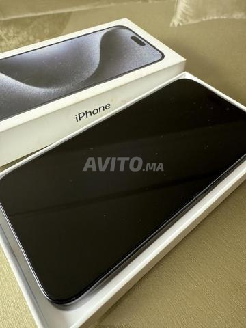 iPhone 15 pro Max en parfaite état  - 2