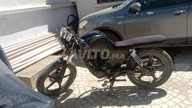 Moto classique cafe racer a vendre  