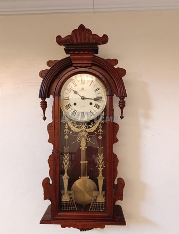 belle horloge mécanique murale de 30 jours 