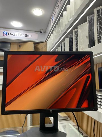 Moniteur HP Z Display Z24i –Écran Pro 24” IPS 
