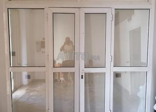 Vente vitrine alluminum 2,40 * 2,40 cm 