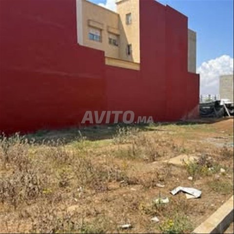 LOT DE TERRAIN TITREE A VENDRE AU CENTRE SKHIRATE