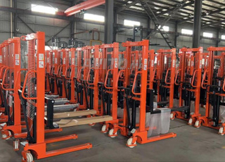 Gerbeur professionnel pour entrepôt