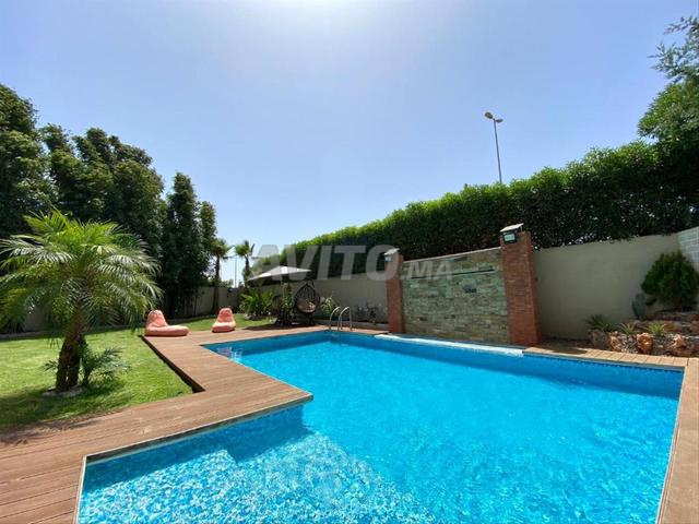 VILLA à vendre 720 m² à Bouskoura