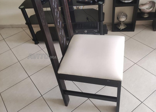  À Vendre Chaises en Bois de Qualité