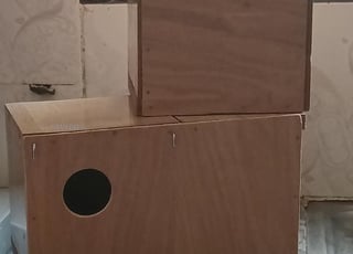 صناديق للتعشيش . أعشاش للتفريخ لأغلب الطيور 