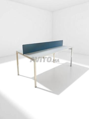 Bureau bench blanc séparateur 320x160cm prise USB