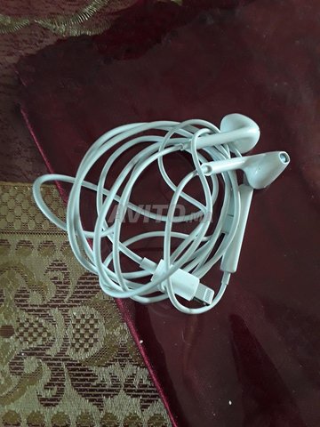 ecouteurs iphone jdad et chargeur A khouribga