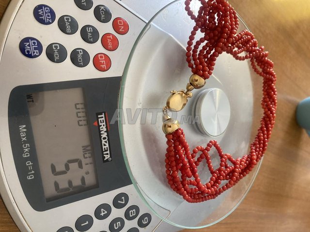 collier en corail e or