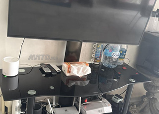 أثاث تلفزيون وتلفزيون سامسونج سمارت 48 بوصة للبيع